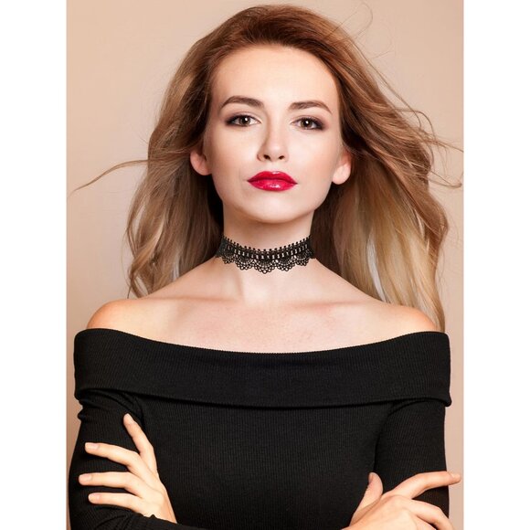 Chic 6-Piece Gothic Lace Choker Set - Essential Black Necklaces for Fashionistas - Picture 4 of 7
